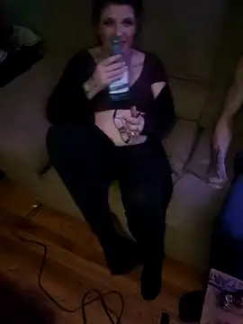 Snapshot of Neveah6 chatting on 01/24/25, 08:23 Neveah6 online show from 01/24/25, 08:23