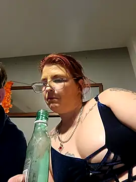 Snapshot of Neveah6 chatting on 02/20/25, 08:06 Neveah6 online show from 02/20/25, 08:06