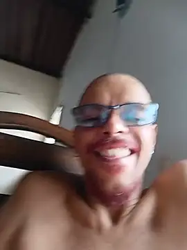 Snapshot of Charly_BC_Dirty chatting on 08/04/26, 08:11 Charly BC Dirty online show from 08/04/26, 08:11