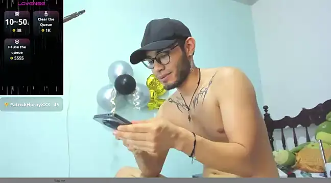 Snapshot of alexdesire chatting on 12/16/24, 06:16 alexdesire online show from 12/16/24, 06:16