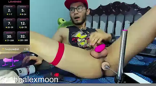 Snapshot of alexdesire chatting on 12/18/24, 10:35 alexdesire online show from 12/18/24, 10:35