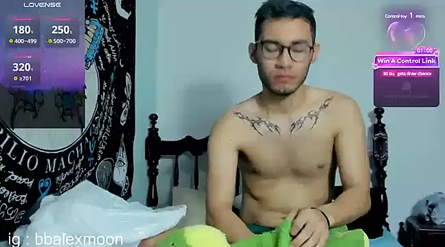 Snapshot of alexdesire chatting on 01/27/25, 02:35 alexdesire online show from 01/27/25, 02:35