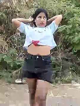 Danna-linyi online show from 05/02/26, 03:39