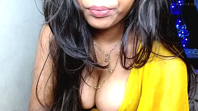 hinaa khan online show from 02/08/26, 04:10