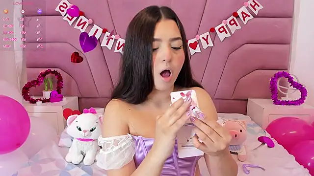 Snapshot of zoewillian chatting on 02/15/25, 08:33 zoewillian online show from 02/15/25, 08:33