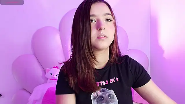 Snapshot of zoewillian chatting on 10/31/25, 01:06 zoewillian online show from 10/31/25, 01:06