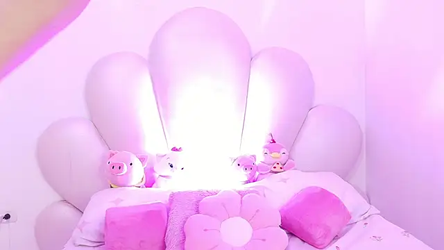 Snapshot of zoewillian chatting on 12/03/25, 12:18 zoewillian online show from 12/03/25, 12:18