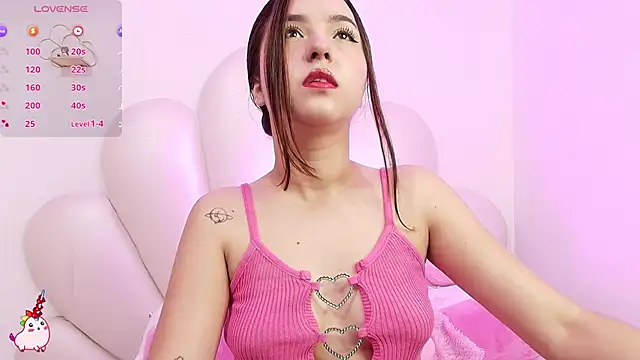 Snapshot of zoewillian chatting on 02/15/26, 08:27 zoewillian online show from 02/15/26, 08:27