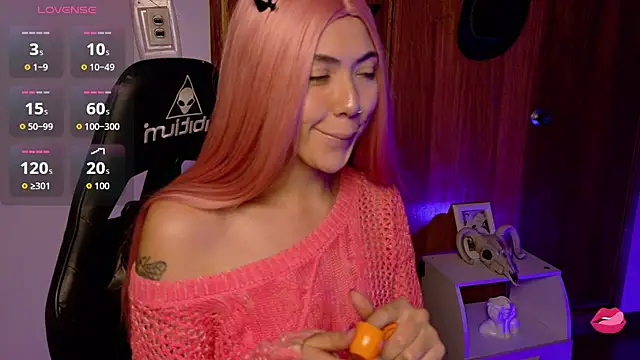 Aurora Hotson online show from 11/25/25, 12:54