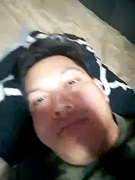 Snapshot of angeldeldiablo1592 chatting on 12/05/25, 04:32 angeldeldiablo1592 online show from 12/05/25, 04:32