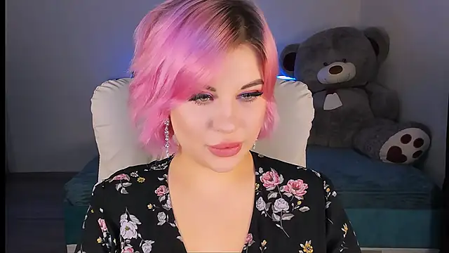 Snapshot of evaharve chatting on 12/11/24, 08:50 evaharve online show from 12/11/24, 08:50