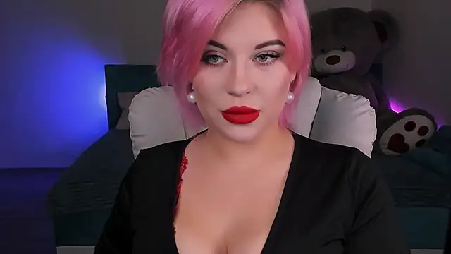 Snapshot of evaharve chatting on 12/14/24, 02:23 evaharve online show from 12/14/24, 02:23