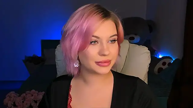 Snapshot of evaharve chatting on 12/19/24, 10:42 evaharve online show from 12/19/24, 10:42