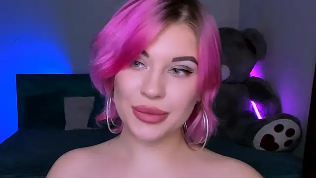 Snapshot of evaharve chatting on 01/04/25, 12:37 evaharve online show from 01/04/25, 12:37