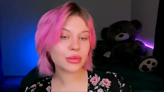 Snapshot of evaharve chatting on 01/10/25, 10:15 evaharve online show from 01/10/25, 10:15