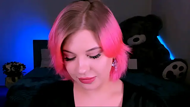 Snapshot of evaharve chatting on 02/15/25, 12:48 evaharve online show from 02/15/25, 12:48