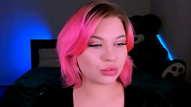 Snapshot of evaharve chatting on 02/15/25, 03:52 evaharve online show from 02/15/25, 03:52