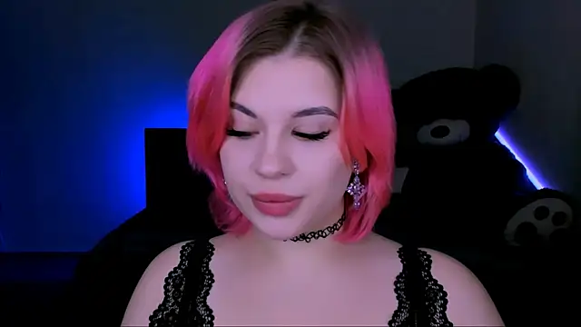 Snapshot of evaharve chatting on 03/06/25, 10:04 evaharve online show from 03/06/25, 10:04