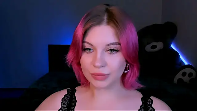 Snapshot of evaharve chatting on 03/14/25, 12:32 evaharve online show from 03/14/25, 12:32