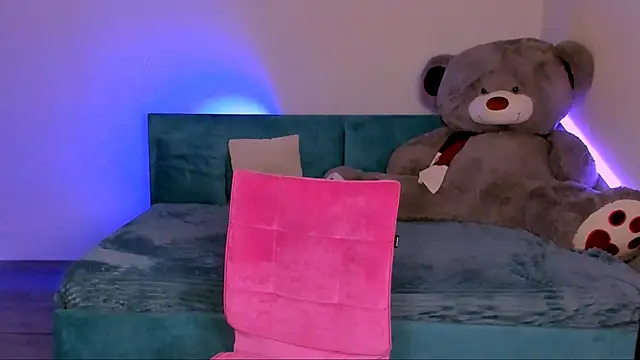 Snapshot of evaharve chatting on 03/17/25, 01:46 evaharve online show from 03/17/25, 01:46