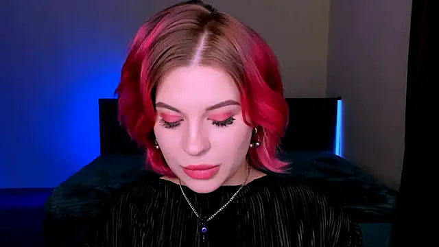 Snapshot of evaharve chatting on 03/19/25, 11:36 evaharve online show from 03/19/25, 11:36