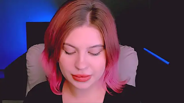 Snapshot of evaharve chatting on 09/12/25, 05:51 evaharve online show from 09/12/25, 05:51