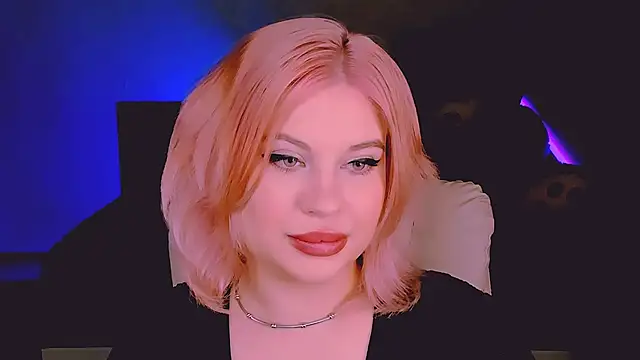 Snapshot of evaharve chatting on 09/24/25, 05:22 evaharve online show from 09/24/25, 05:22