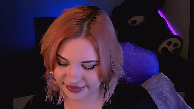 Snapshot of evaharve chatting on 10/22/25, 07:02 evaharve online show from 10/22/25, 07:02