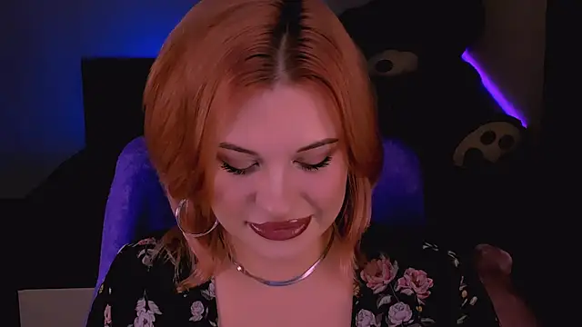 Snapshot of evaharve chatting on 10/23/25, 10:41 evaharve online show from 10/23/25, 10:41