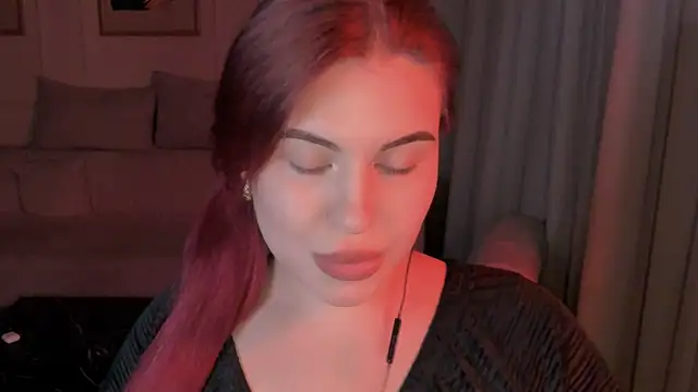 Snapshot of evaharve chatting on 06/22/26, 11:35 evaharve online show from 06/22/26, 11:35