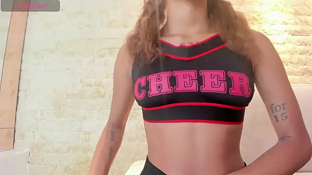 mia roldan  online show from 09/19/25, 02:07