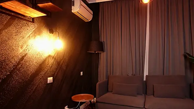 Snapshot of MuseSolis chatting on 01/19/25, 10:28 MuseSolis online show from 01/19/25, 10:28