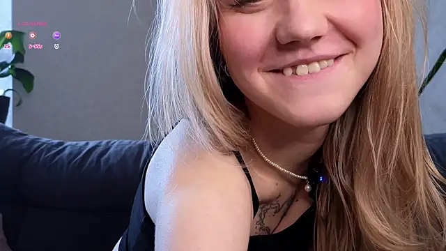 WiloneEsse online show from 02/25/25, 04:14