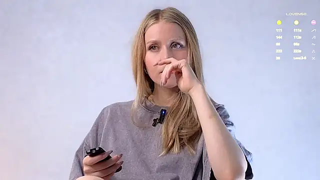 WiloneEsse online show from 03/12/25, 01:14