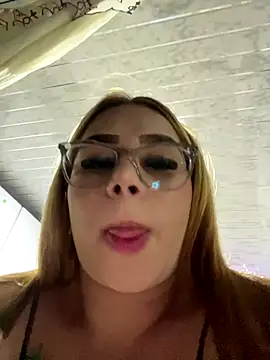 Snapshot of Dulce_smith_1 chatting on 11/02/25, 04:37 Dulce smith 1 online show from 11/02/25, 04:37