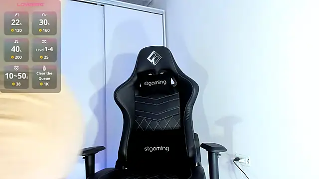 Snapshot of Dulce_smith_1 chatting on 11/25/25, 10:43 Dulce smith 1 online show from 11/25/25, 10:43