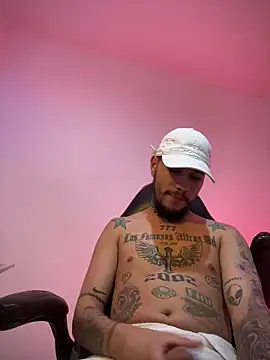 Snapshot of Junihn0 chatting on 11/11/25, 09:15 Junihn0 online show from 11/11/25, 09:15