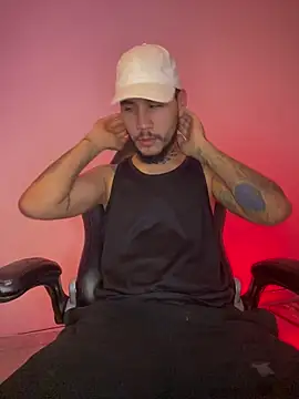 Snapshot of Junihn0 chatting on 11/14/25, 09:13 Junihn0 online show from 11/14/25, 09:13