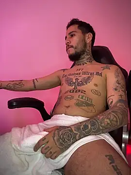 Snapshot of Junihn0 chatting on 11/17/25, 09:09 Junihn0 online show from 11/17/25, 09:09