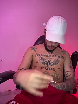 Snapshot of Junihn0 chatting on 11/18/25, 10:36 Junihn0 online show from 11/18/25, 10:36