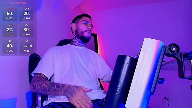 Snapshot of Junihn0 chatting on 12/17/25, 06:58 Junihn0 online show from 12/17/25, 06:58