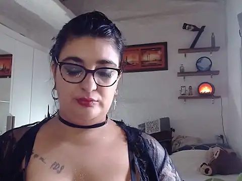 infiernowoman23 online show from 01/06/25, 06:31