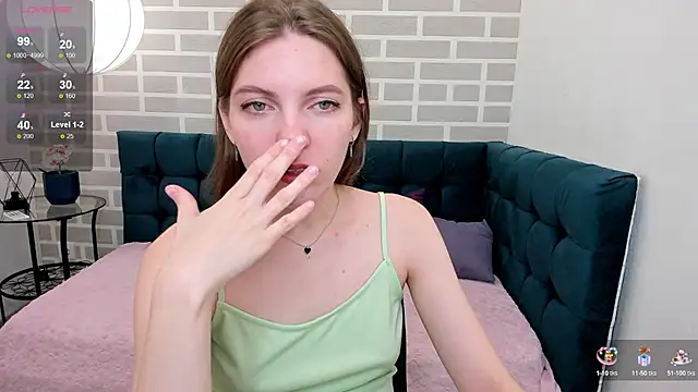 marie reyes  online show from 09/10/25, 01:27