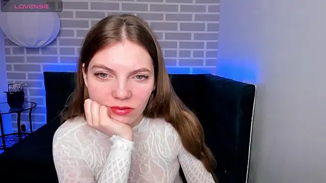 marie reyes  online show from 10/17/25, 01:42