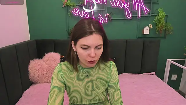 Snapshot of marie_reyes_ chatting on 12/21/25, 01:46 marie reyes online show from 12/21/25, 01:46