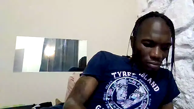 Snapshot of Shawtyblaque21 chatting on 08/05/26, 09:06 Shawtyblaque21 online show from 08/05/26, 09:06