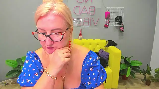 ChristyBrooks online show from 01/24/25, 04:39