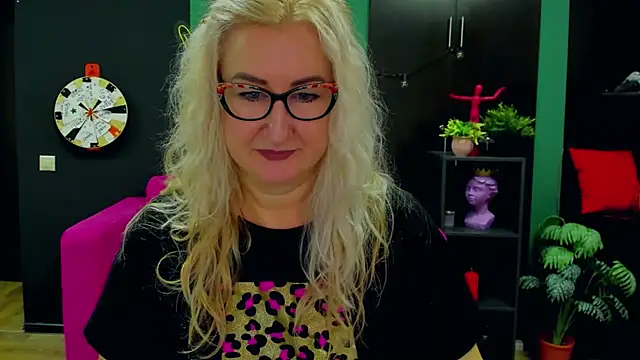 ChristyBrooks online show from 02/04/25, 12:11