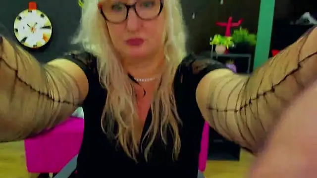 ChristyBrooks online show from 02/04/25, 03:15