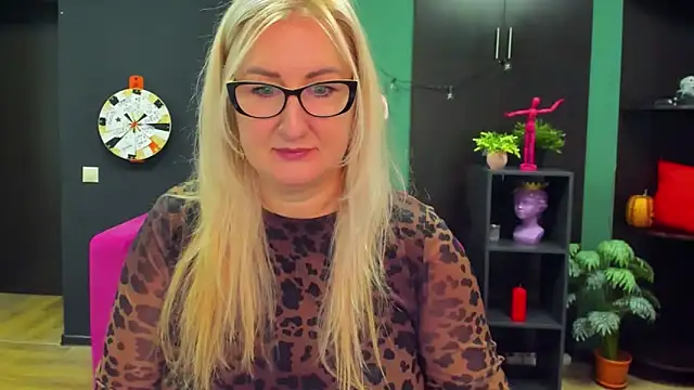 ChristyBrooks online show from 02/22/25, 02:30